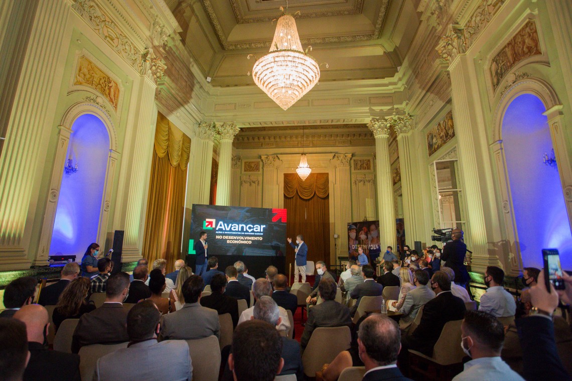 Imagem interna do Palácio Piratini durante o evento de lançamento do programa